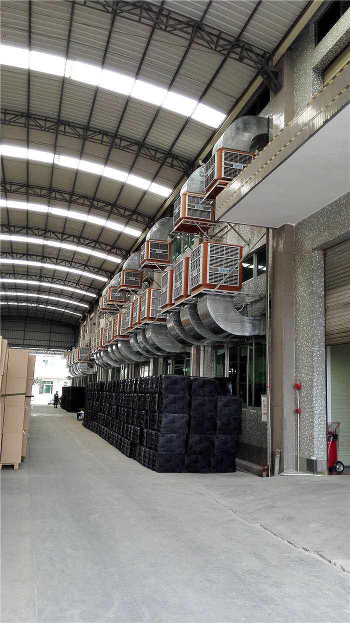 潤東方環(huán)?？照{(diào)降溫案例室外機(jī)